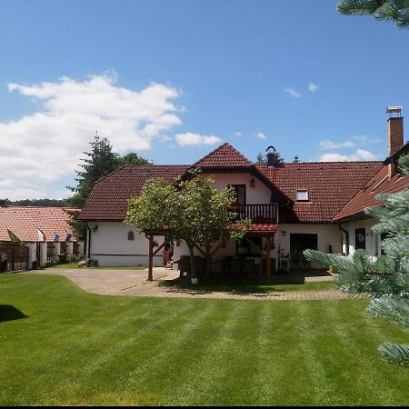 Camping & Guest House Pliskovice Mirovice Eksteriør billede