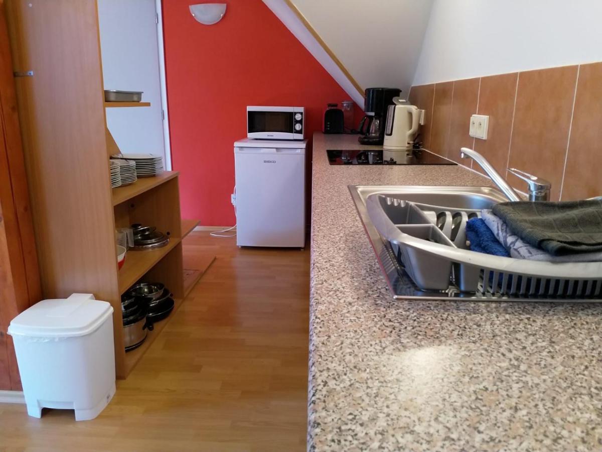 Camping & Guest House Pliskovice Mirovice Eksteriør billede