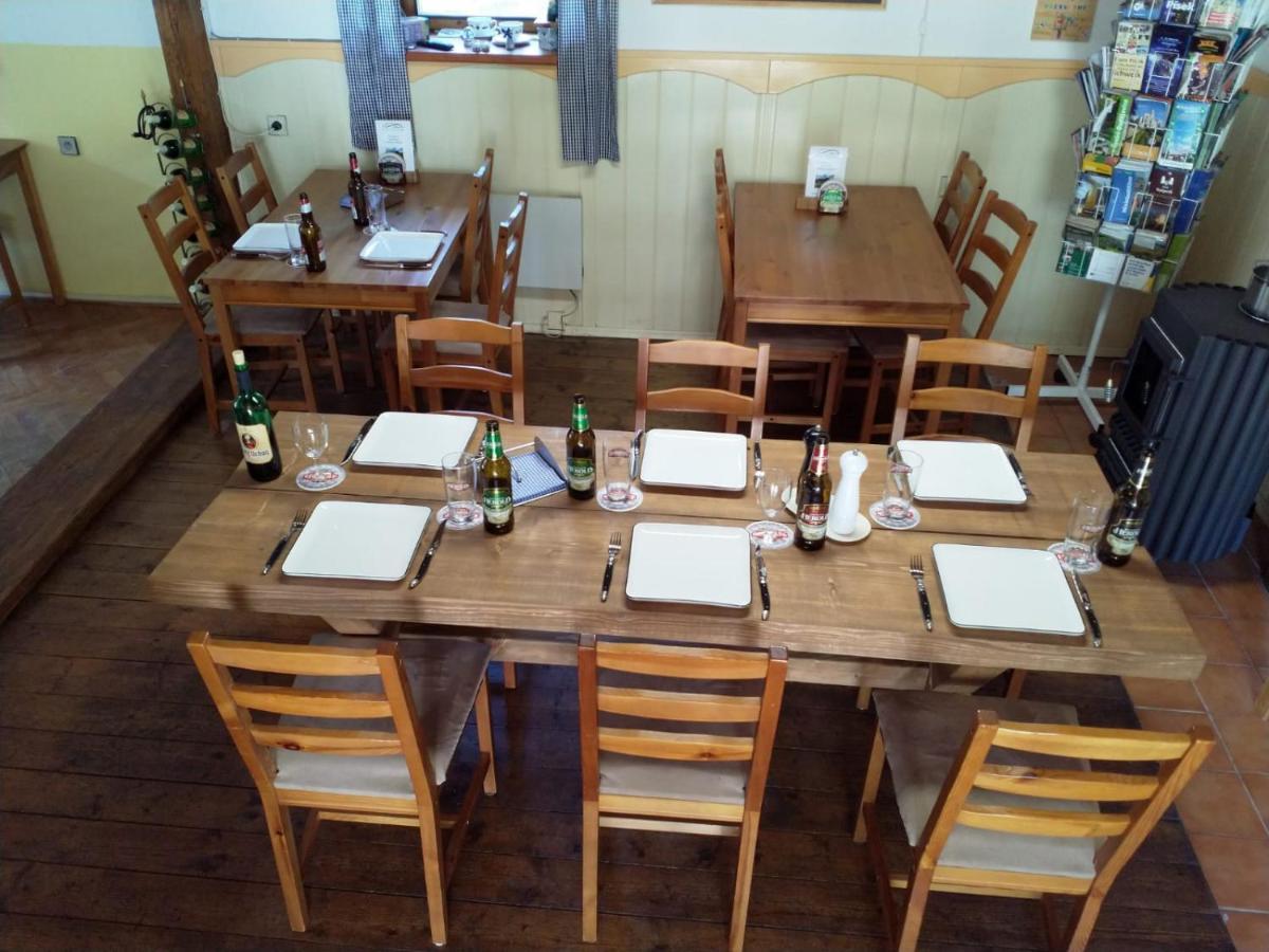 Camping & Guest House Pliskovice Mirovice Eksteriør billede