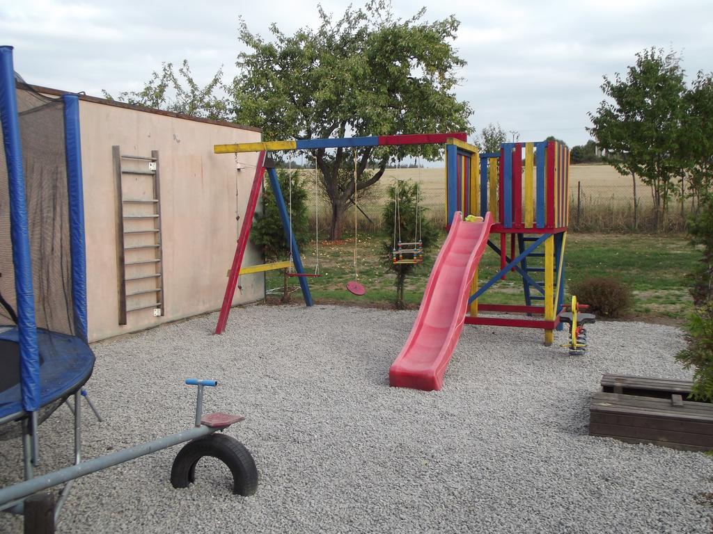 Camping & Guest House Pliskovice Mirovice Eksteriør billede
